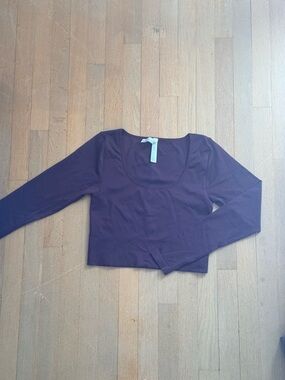Athleta Plum Long-Sleeve Scoop Neck Crop Top
